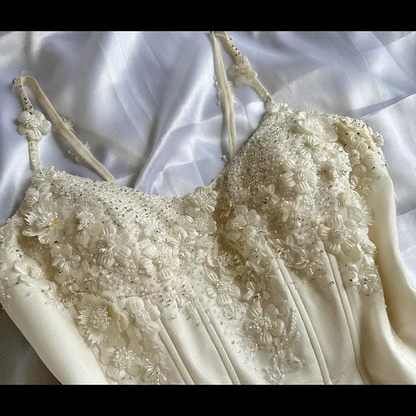 Robe de bal longue beige à bretelles spaghetti et fleurs perlées, robe d'anniversaire J8261