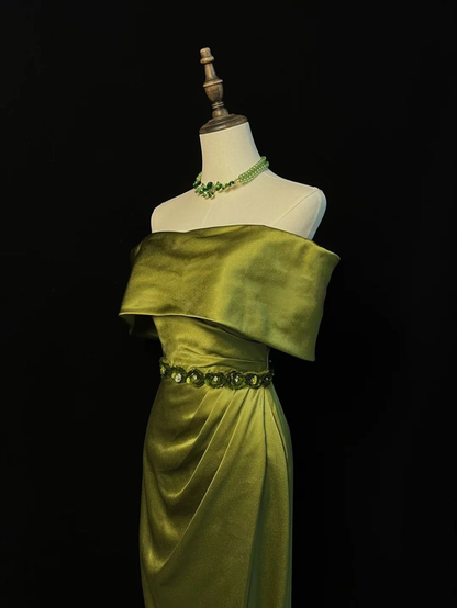 Grünes Satin-Ballkleid mit schulterfreiem Schlitz und Meerjungfrau-Abendkleid J6725