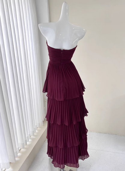 Robe de soirée longue plissée en mousseline de soie bordeaux sans bretelles J6734