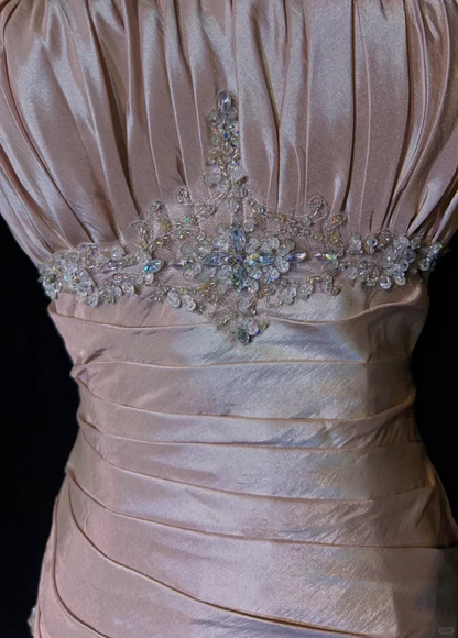 Robe de soirée sirène rose en satin et perles J6755