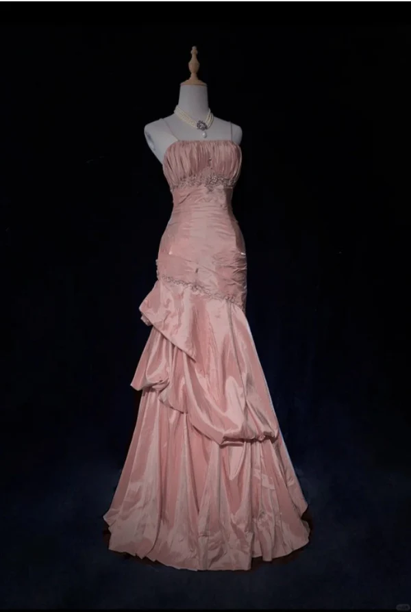 Robe de soirée sirène rose en satin et perles J6755