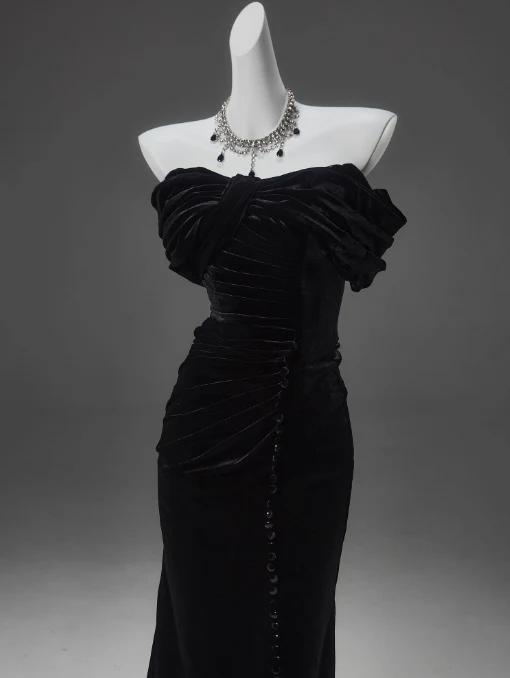 Schwarzes Meerjungfrau-Ballkleid aus schulterfreiem Samt, lang, J6759