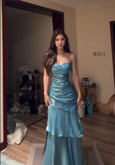 Robe de bal bleue à bretelles spaghetti et volants, tenue de soirée formelle J6804