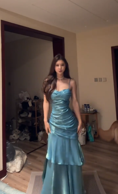 Robe de bal bleue à bretelles spaghetti et volants, tenue de soirée formelle J6804