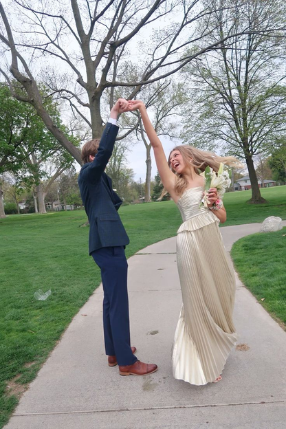 Robe de bal plissée dorée coupe trapèze, robe de soirée formelle J6831