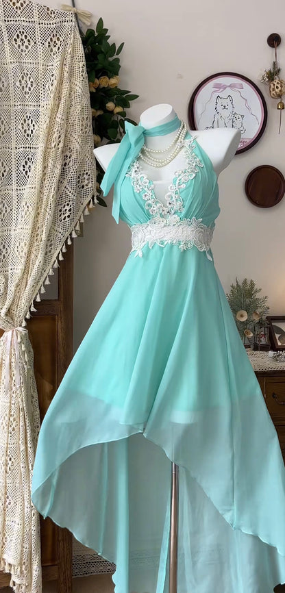 Robe de soirée trapèze en mousseline de soie avec appliques J7052