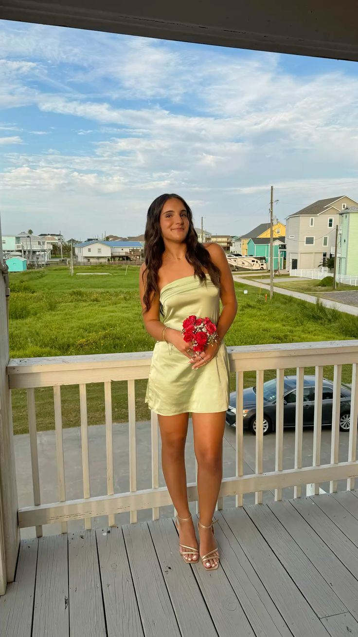 Robe de soirée courte en satin sans bretelles, coupe trapèze, robe de soirée courte, J6843