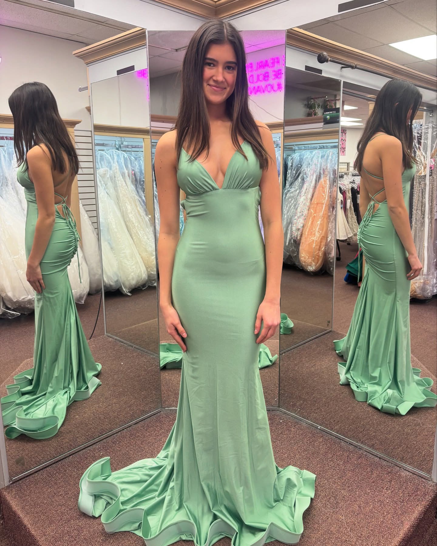 V-Ausschnitt Grünes Meerjungfrau Junior Ballkleid Sexy Abendkleid J6875