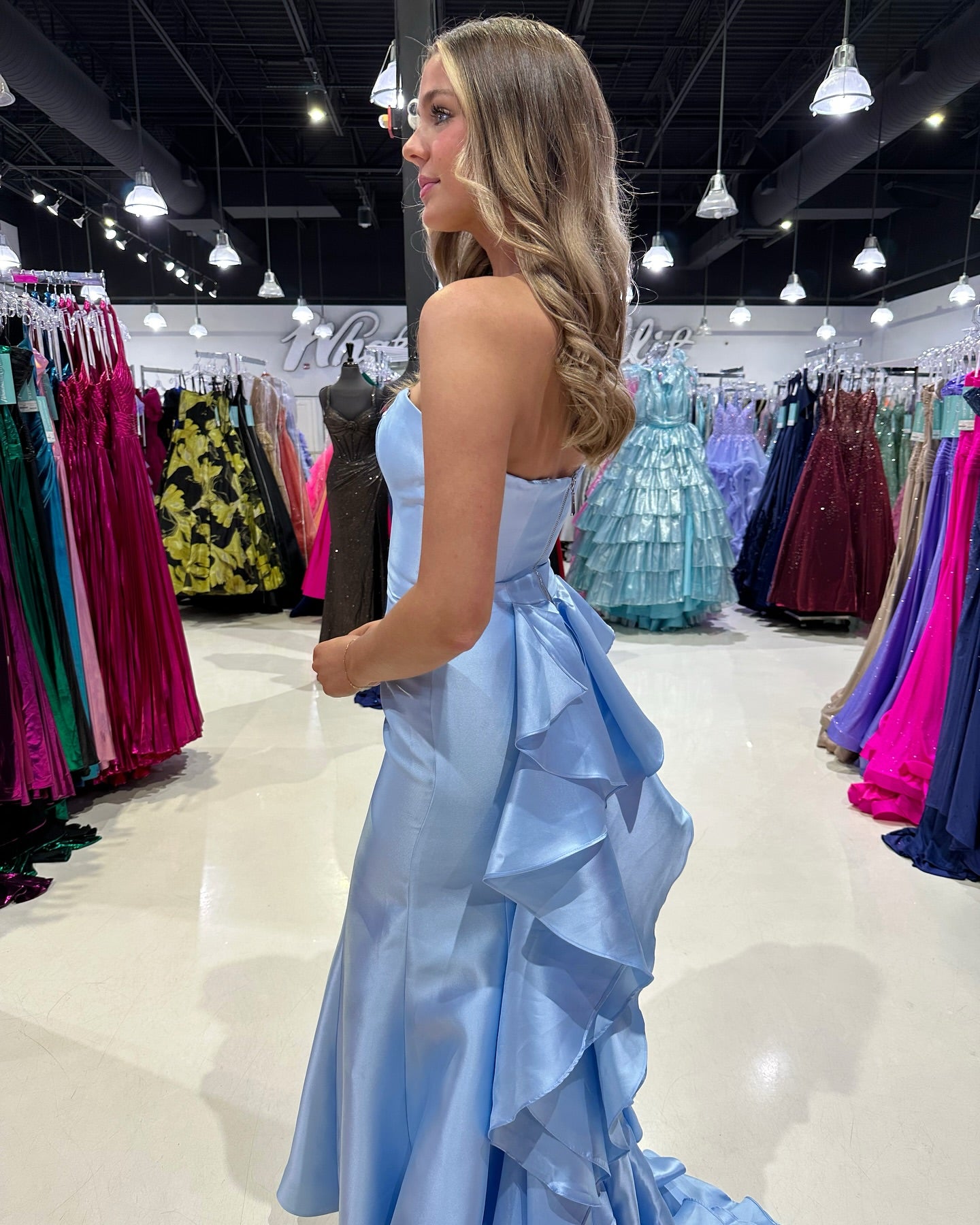 Trägerloses blaues Rüschen-Ballkleid, formelles Partykleid J6892