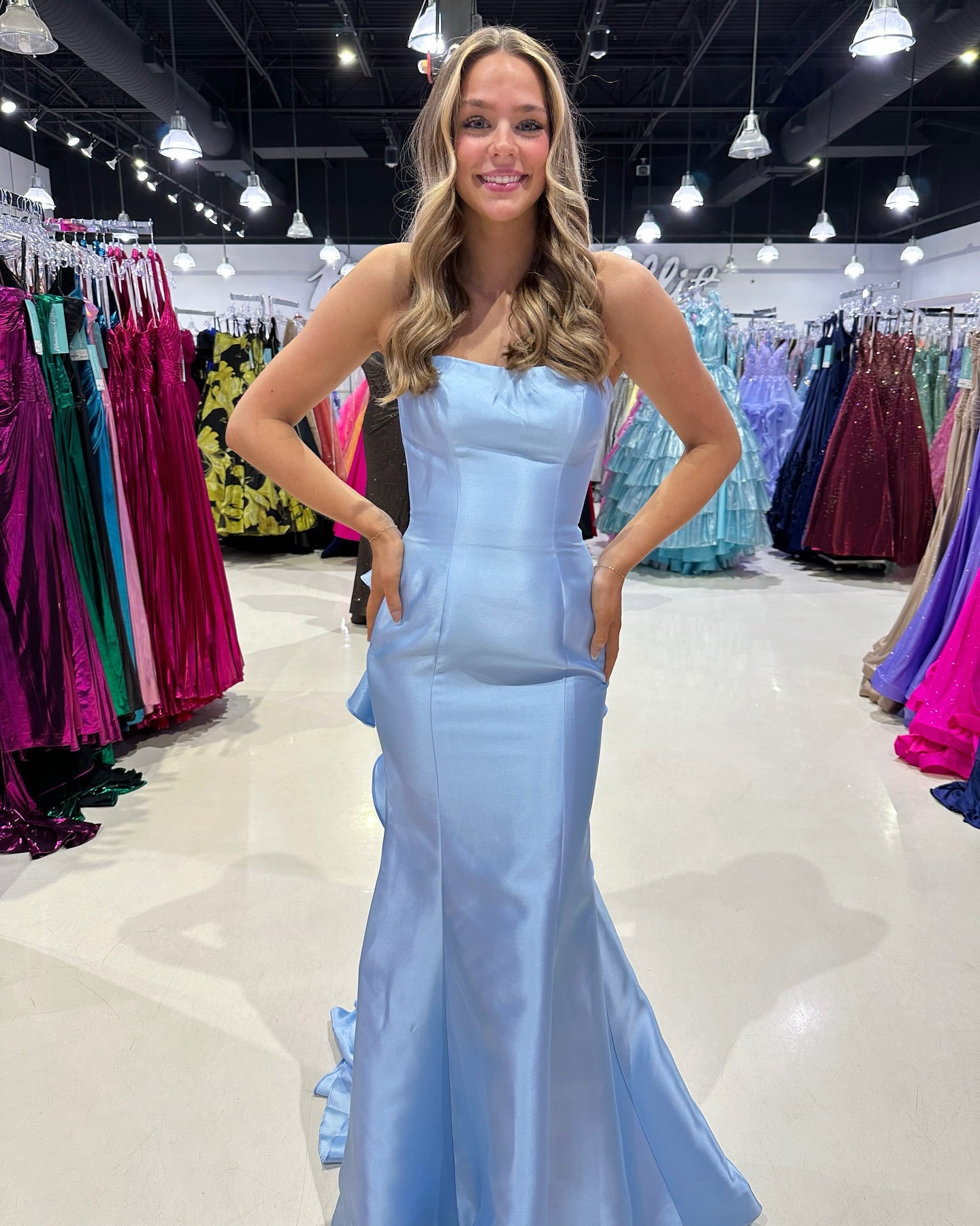 Trägerloses blaues Rüschen-Ballkleid, formelles Partykleid J6892