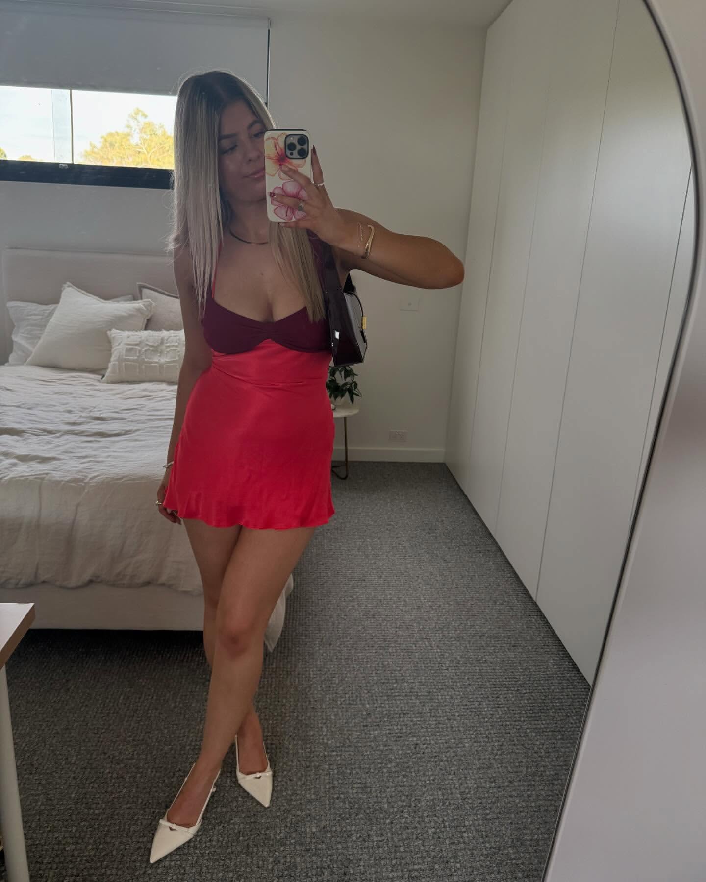 Robe de bal courte en satin rouge coupe trapèze, tenue de soirée, tenue d'anniversaire, J6908