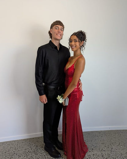 Robe de soirée bordeaux à bretelles spaghetti et sequins J6916