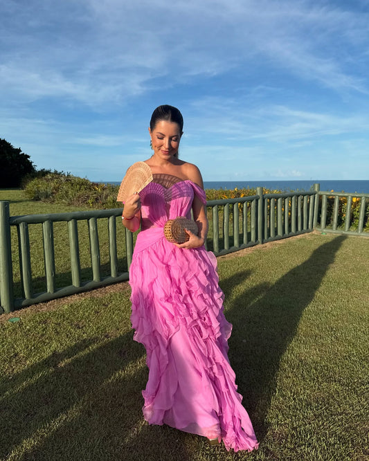 Robe trapèze à volants et épaules dénudées en mousseline de soie pour invitée de mariage J6928