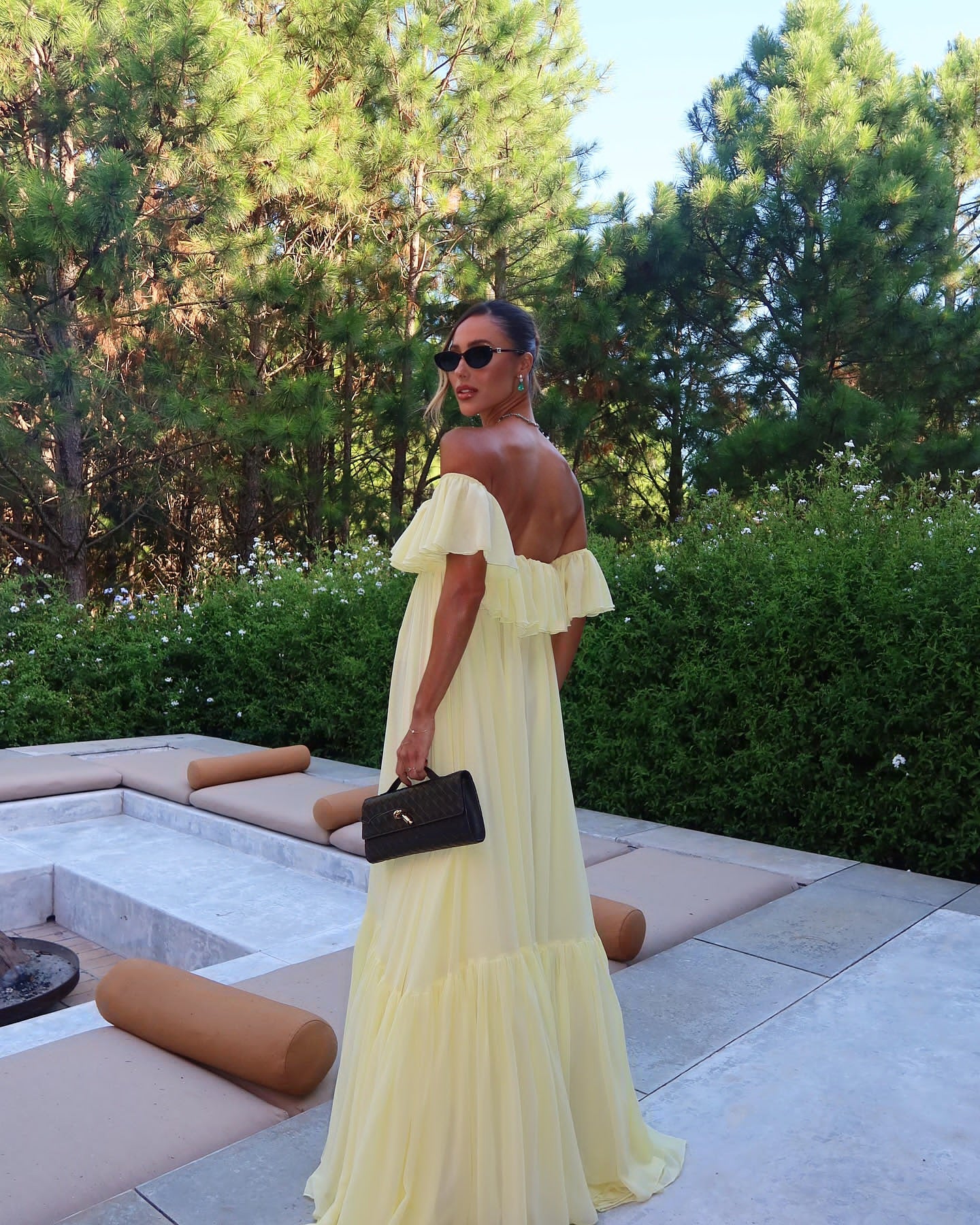 Robe de soirée jaune à épaules dénudées pour invité de mariage J6936