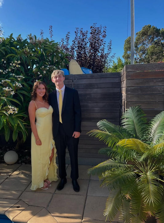 Robe de bal jaune à bretelles spaghetti et à volants pour invitée de mariage J6939