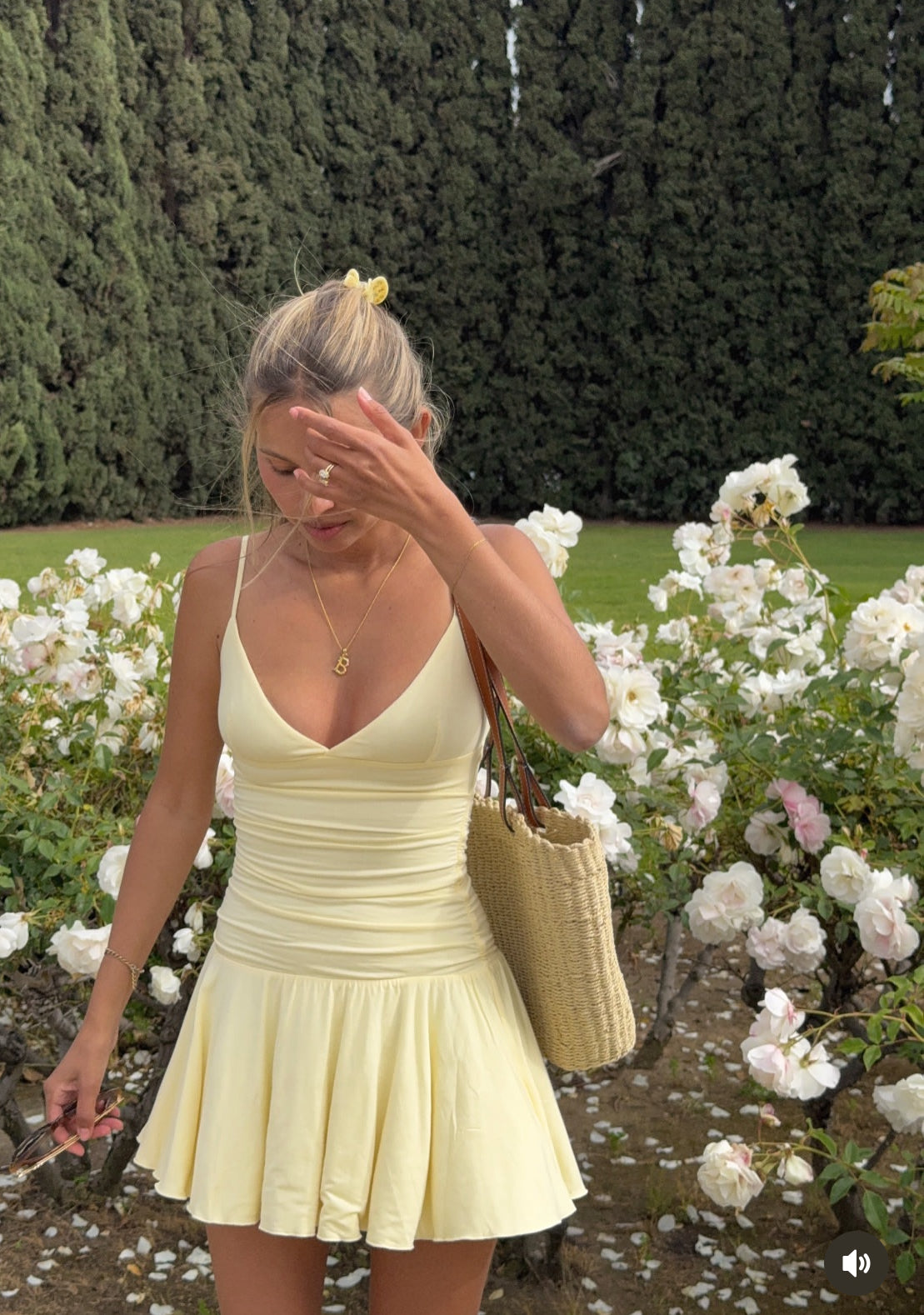 Spaghettiträger Gelb A-Linie Homecoming-Kleid Kurzes Geburtstags-Outfit J6943