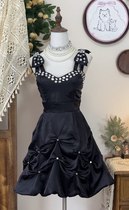 A-Linie Schwarzes Perlen-Heimkehrkleid Kurzes formelles Partykleid J7057
