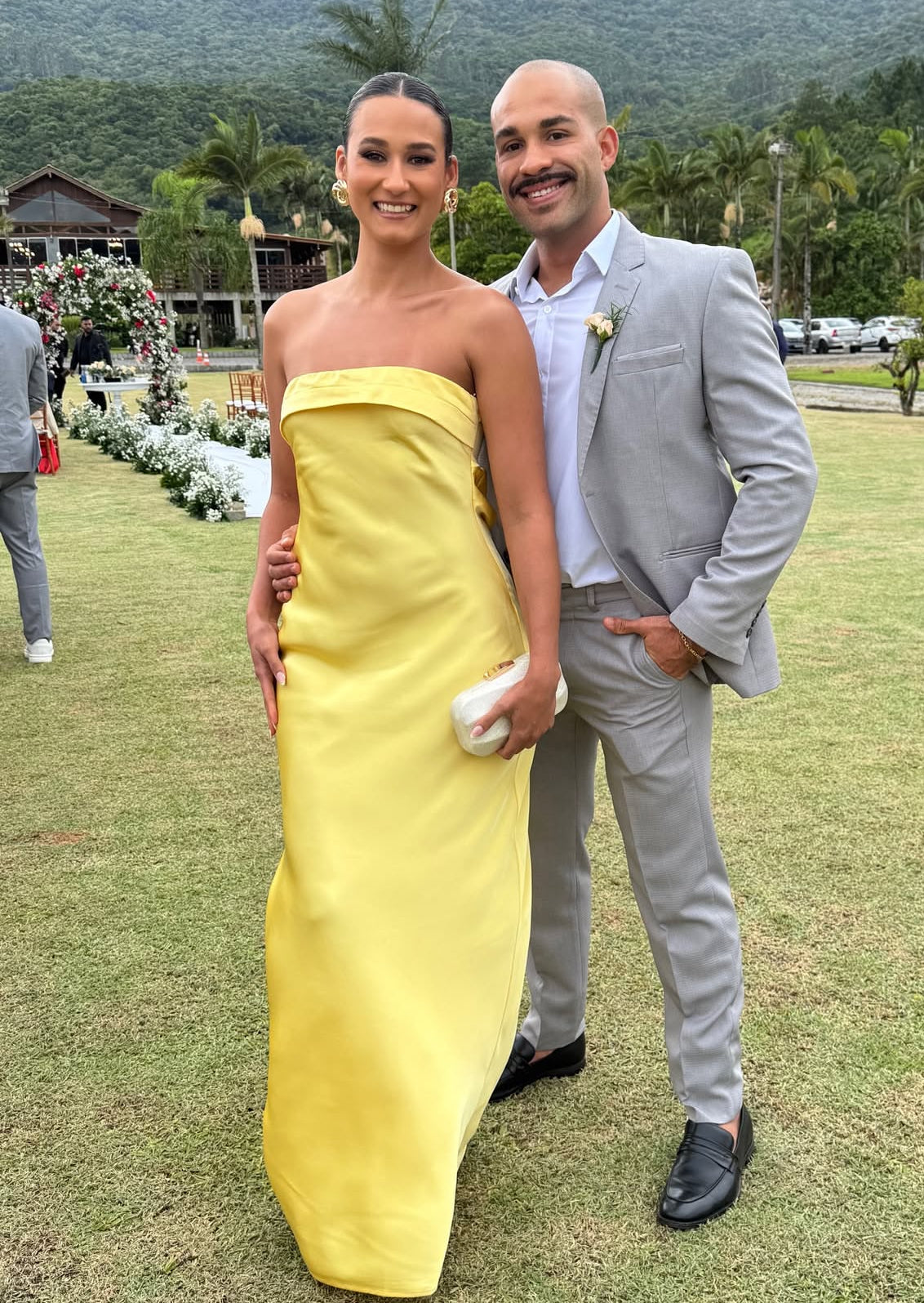 Robe fourreau jaune en satin pour bal de promo, robe d'invitée de mariage, robe de soirée, J7073