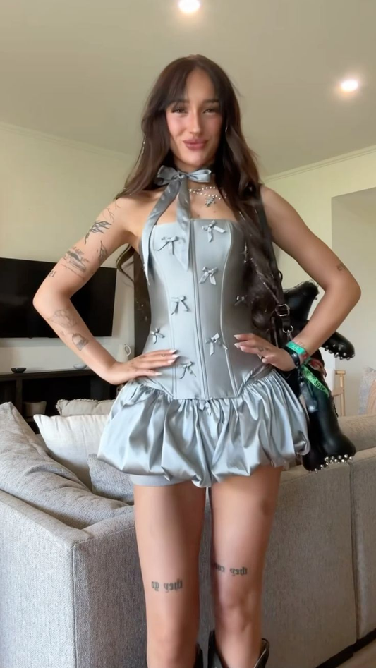 Grüne Satinschleife, kurzes Geburtstagsoutfit, trägerloses Homecoming-Kleid J7634