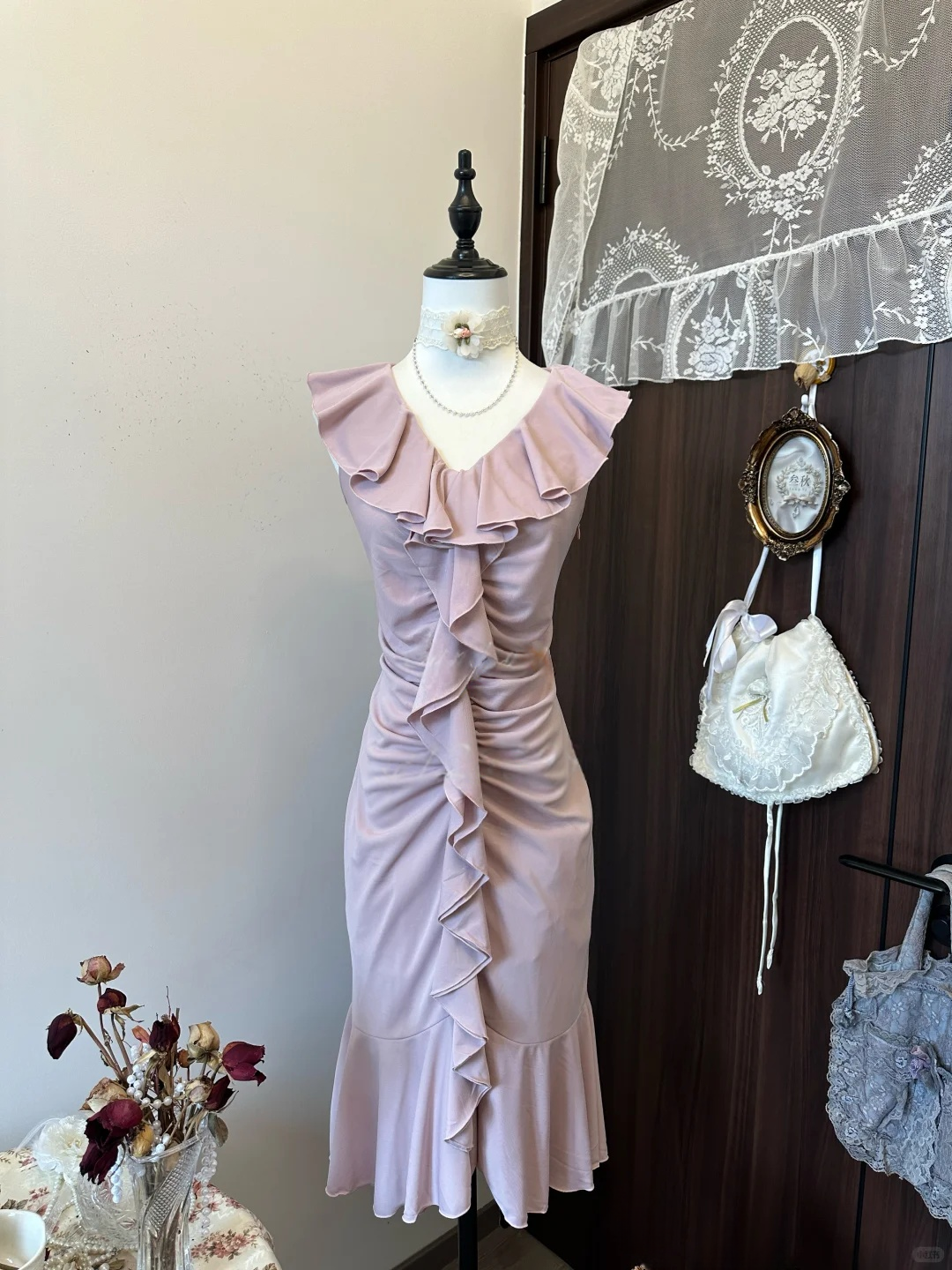 Robe de soirée trapèze rose à volants J8034