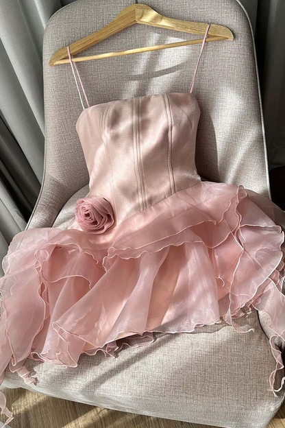 Robe de soirée courte trapèze en tulle et satin à bretelles spaghetti J7599