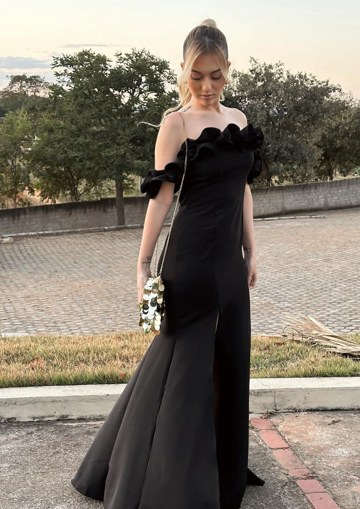 Schulterfreies schwarzes Meerjungfrau-Ballkleid mit Schlitz, formelles Abendkleid J7159