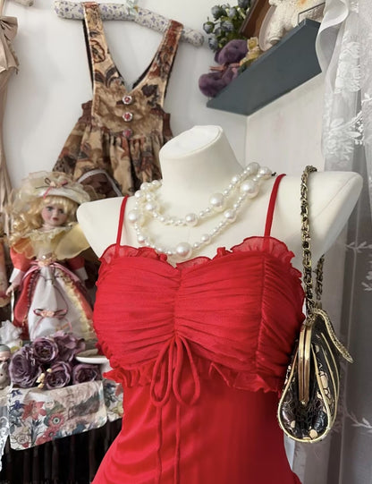 Robe de soirée longue rouge style sirène à bretelles spaghetti et volants style vintage J8045