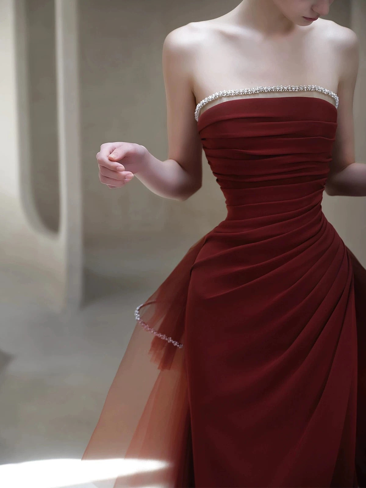 Robe de soirée bordeaux bustier à perles J7100
