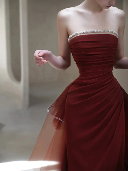 Robe de soirée bordeaux bustier à perles J7100