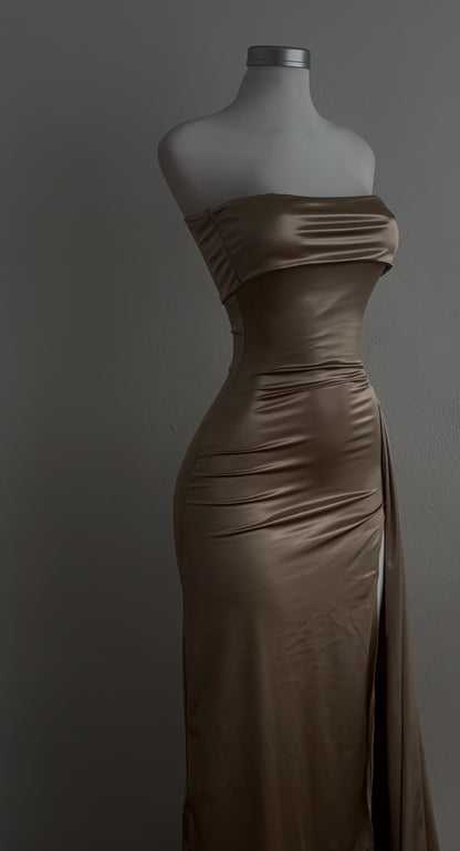 Robe de bal longue en satin, style sirène, sans bretelles et fendue, J8593