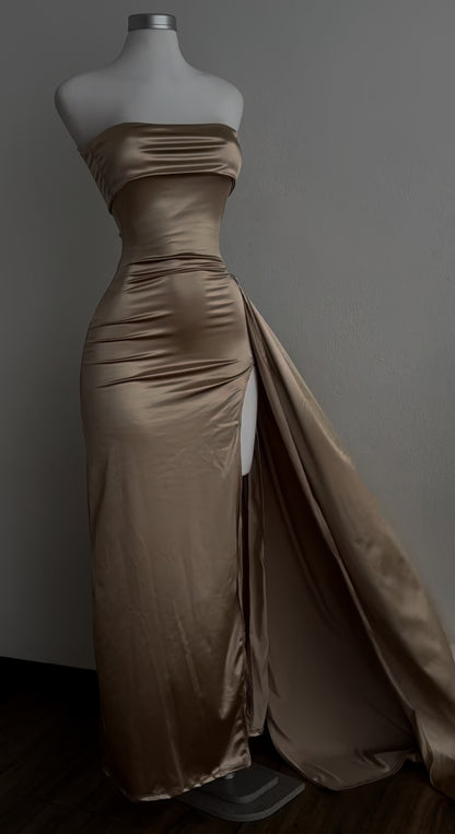 Robe de bal longue en satin, style sirène, sans bretelles et fendue, J8593