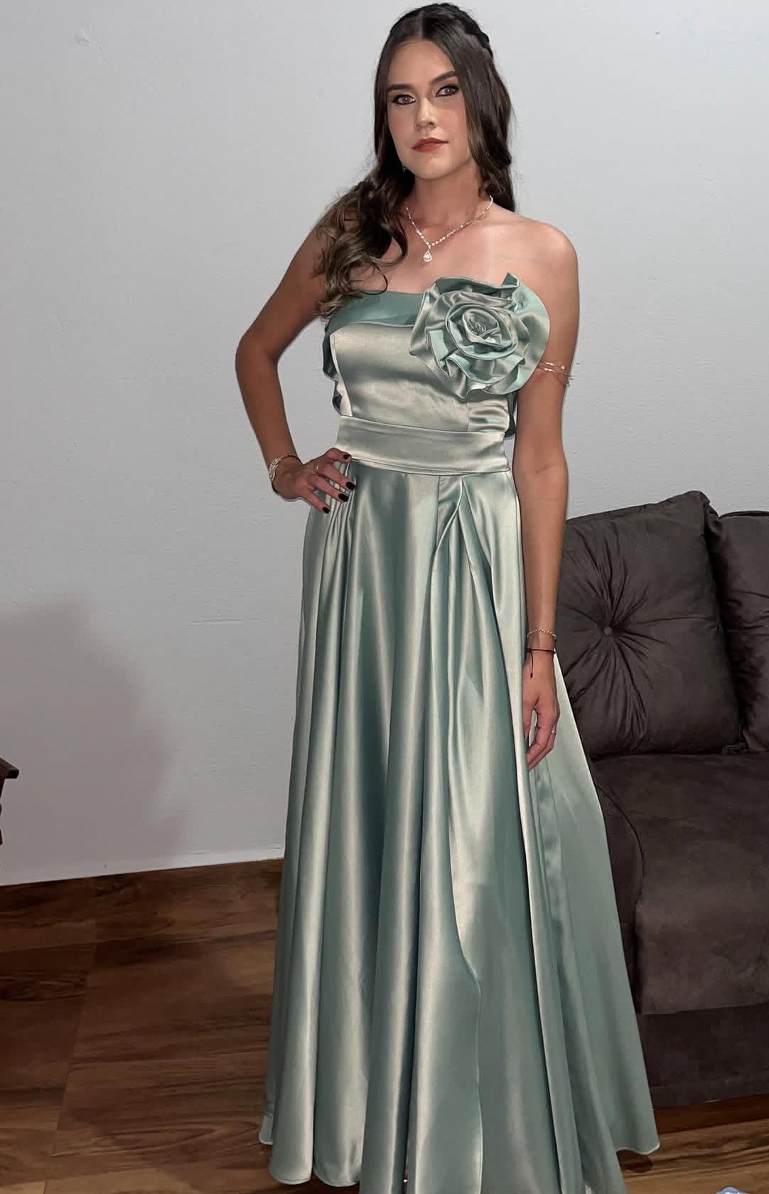 Robe de demoiselle d'honneur en satin coupe A, robe d'invitée de mariage J7761