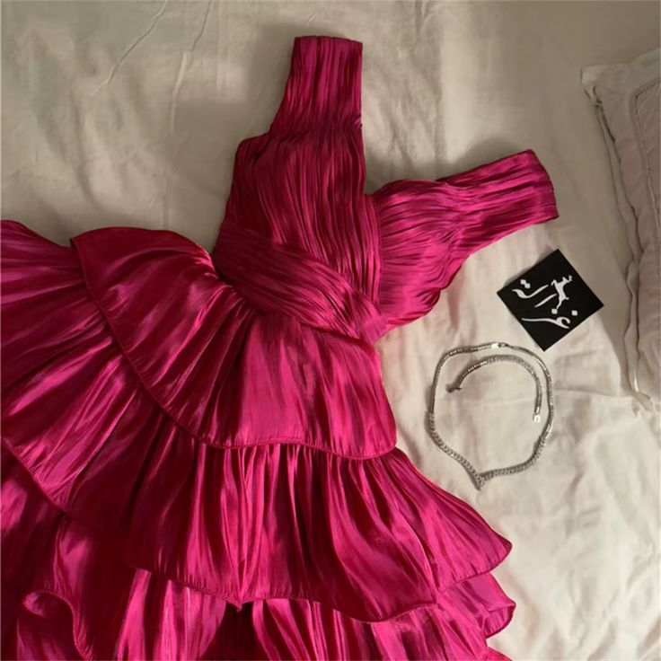 Robe de soirée rose vif à volants étagés J7749
