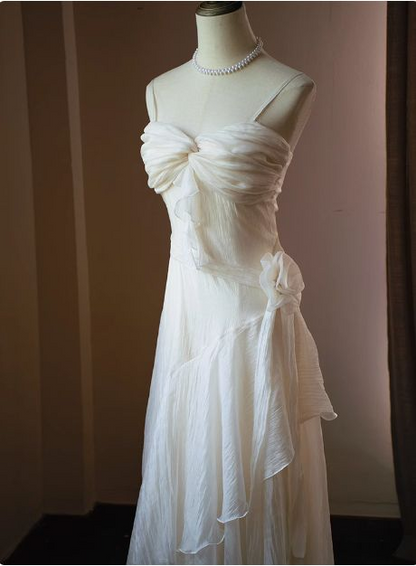 Robe de bal longue élégante à volants ivoire J8480