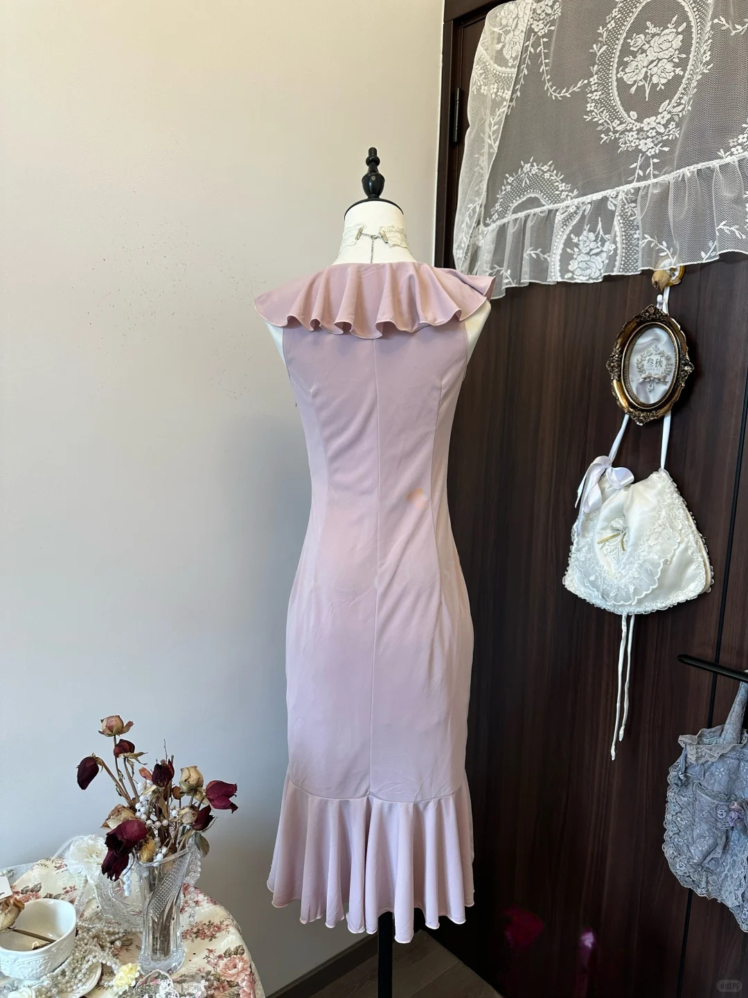 Robe de soirée trapèze rose à volants J8034