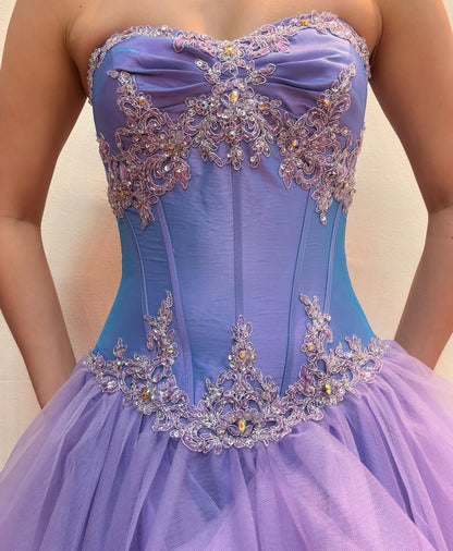 Robe de bal longue violette claire pour 16 ans, coupe trapèze, décolleté en cœur, J8548