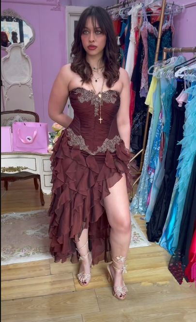 Vintage Rüschen Abendkleid Applique Langes Ballkleid J8654