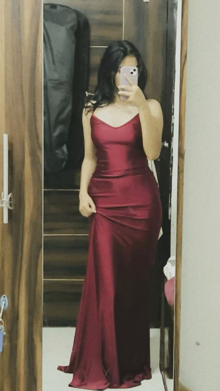 Robe de soirée longue en satin à col en V et style sirène J8242