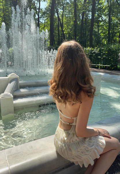 Robe de soirée courte dos nu coupe trapèze J7181