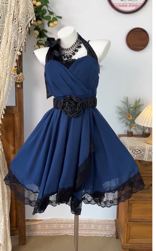 Robe de bal courte en mousseline de soie bleue, coupe trapèze, en dentelle, J8417