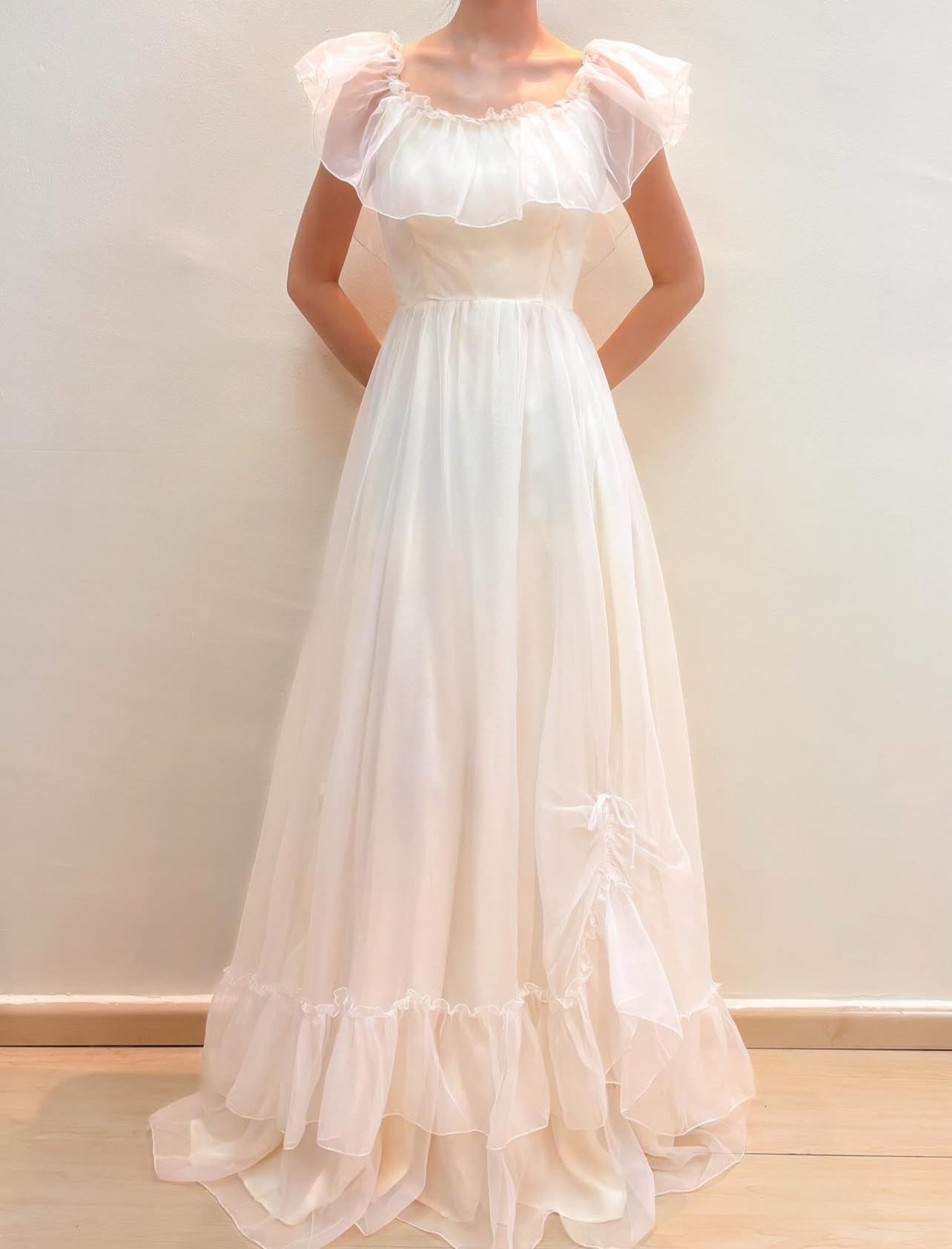 A Line Ruffle Vintage Wedding Dress A Line Bridal Dress J8579
