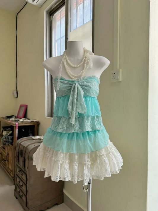 Trägerloses A-Linien-Heimkehrkleid aus Spitze, süßes Minikleid J8135