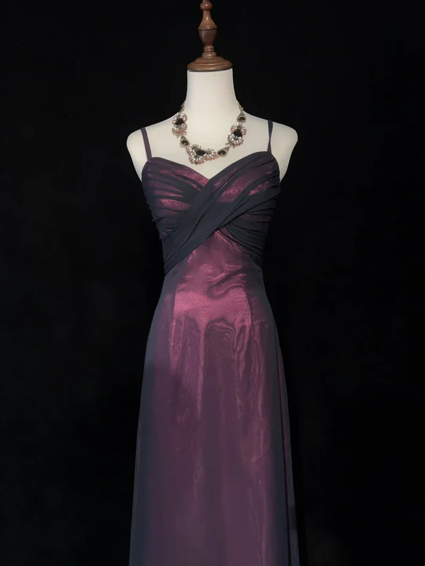 Robe de soirée longue coupe trapèze à bretelles spaghetti couleur raisin J7124