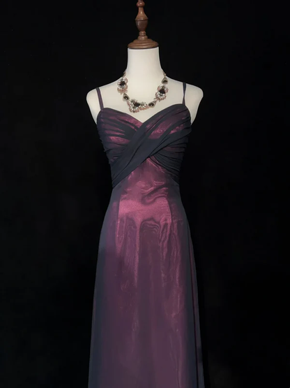 Robe de soirée longue coupe trapèze à bretelles spaghetti couleur raisin J7124