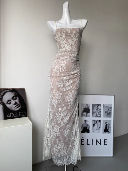 Robe longue de bal en dentelle noire à bretelles spaghetti J5773 