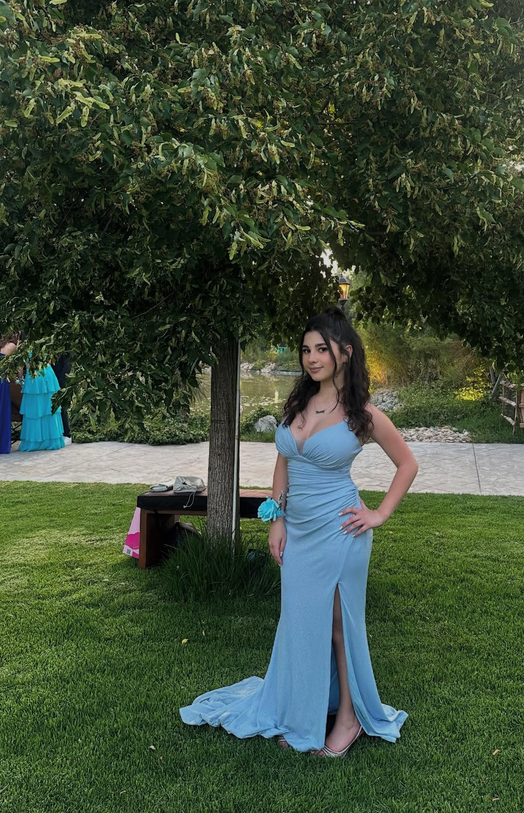 Robe de soirée sirène bleue à bretelles spaghetti J7156
