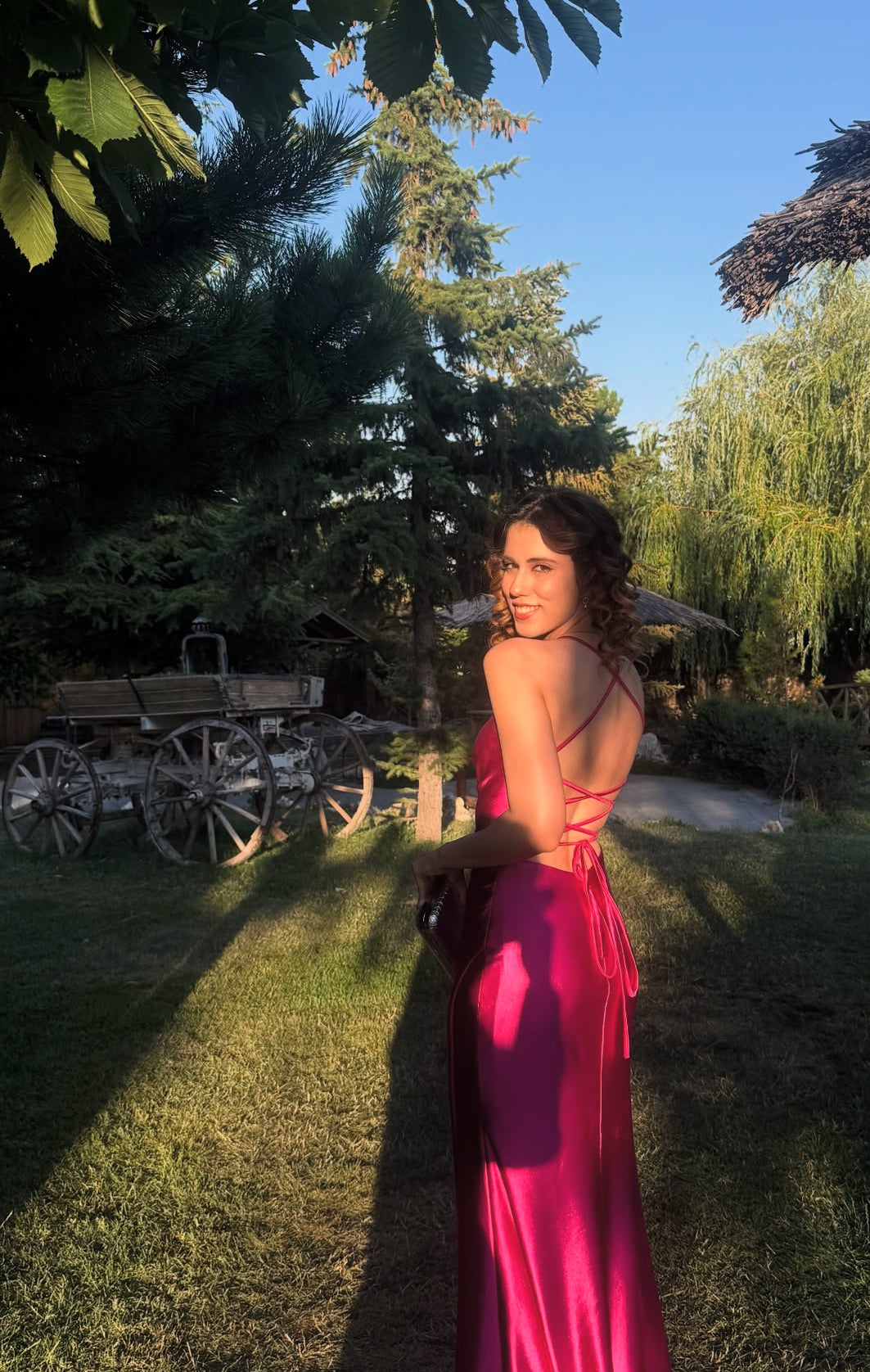 Robe de soirée fuchsia dos nu pour invité de mariage J7404