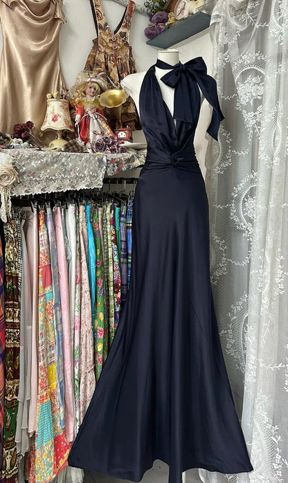 Neckholder V-Ausschnitt Abendkleid Meerjungfrau Satin Formelle Partykleid J7253