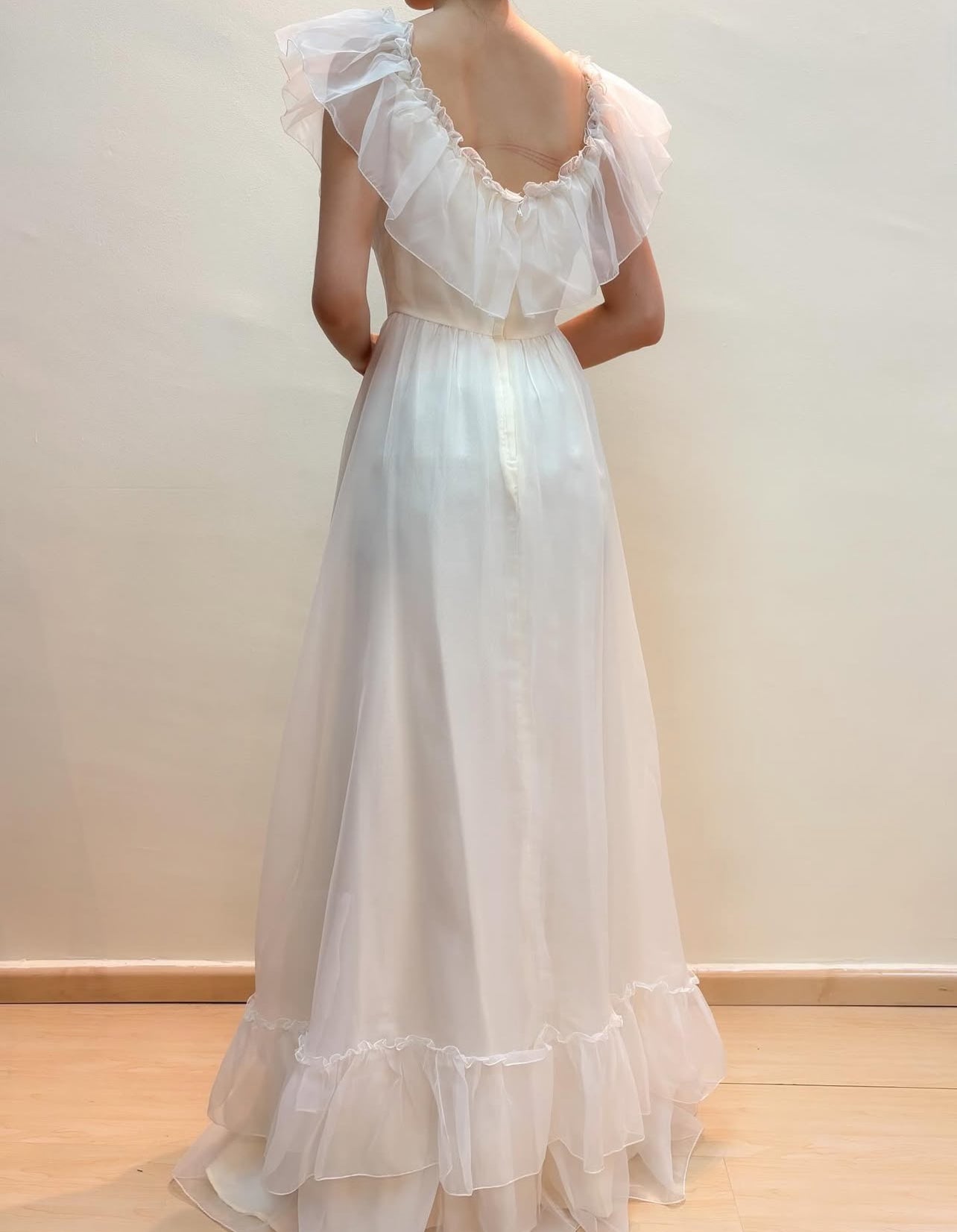 A Line Ruffle Vintage Wedding Dress A Line Bridal Dress J8579