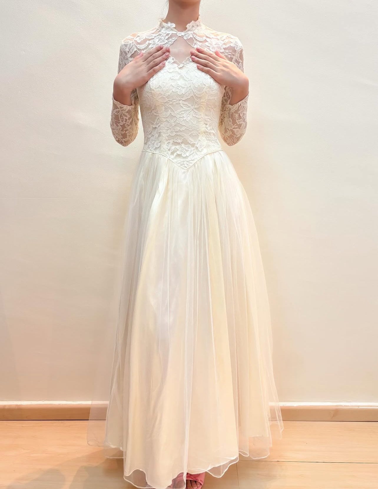 Long Lace Sleeves Vintage Wedding Dress A Line Bridal Dress J8578